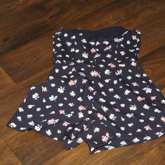 French Connection Floral Sleeveless Romper Size 0 - Picture 4 of 10